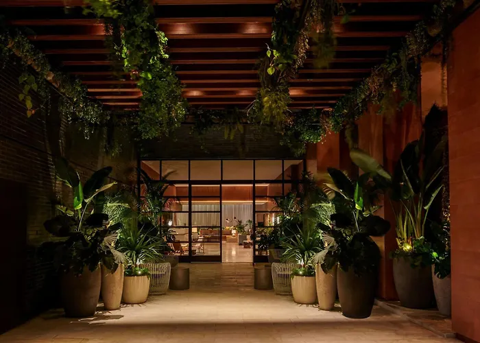 The Hollywood Grande, Autograph Collection